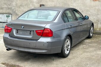 Rozpredám na diely BMW E90 318i 2010 - 6