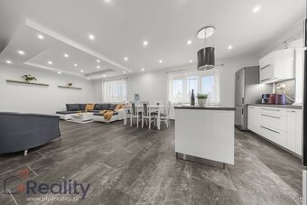 Rodinný dom s veľkým pozemkom v obci Vrakuň na predaj - 6