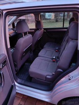 Volkswagen Touran 2.0 - 6