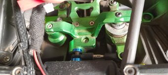 Traxxas - 6