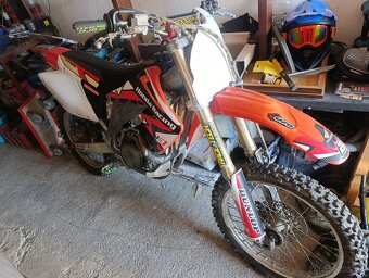 Honda CBR 450 R - 6