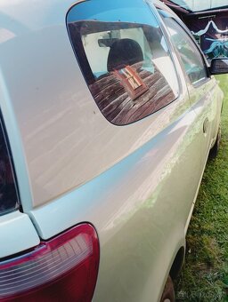 Predám Toyotu Yaris 2001 - 6