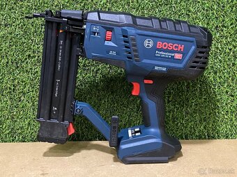 BOSCH GNH 18V-50 M PROFESSIONAL Akumulátorová klincovačka - 6