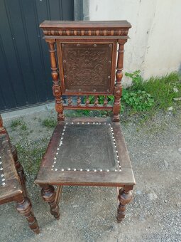 starožitné kuchynske stoličky s koženým ornamentom - 6