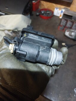 Predám motorček na naklápanie vírivých klapiek Opel Astra - 6