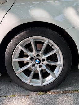 Na predaj: Originálne 18-palcové disky BMW F11 (ET30, 5x120) - 6