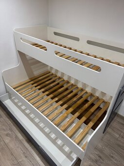 Dvojposchodová posteľ - 6