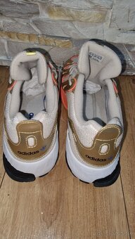 Adidas 44 - 6