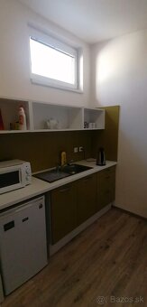 PRENÁJOM ZARIADENEJ KANCELÁRIE 20 m2, Námestie slobody - 6