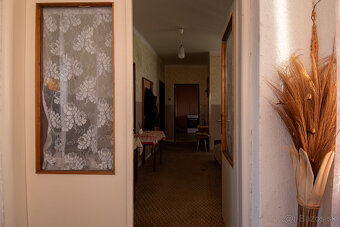 Starší trojpodlažný dom blízko centra - 6