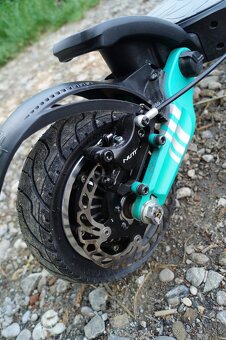 Elektrická kolobežka VSETT 9+ – hydraulické brzdy - 6