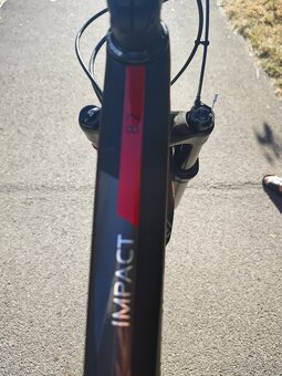 Genesis impact 8.2 carbon - 6