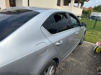 Škoda Octavia 3 sedan, manuál 6st., strieborná - 6