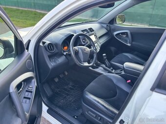 Predam Toyota Rav4 2,2 diesel 110KW 4x4 R.V 2013 112 600 - 6