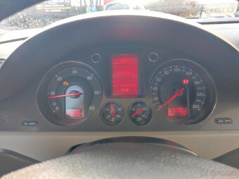 Volkswagen Passat B6 - 6