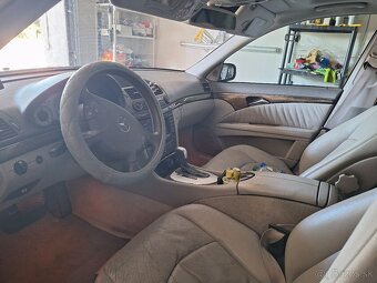 Mercedes-Benz E320 radovy 6valec - 6