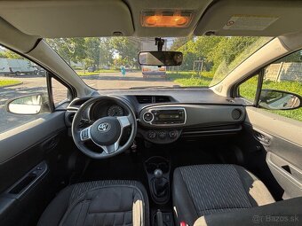 TOYOTA YARIS, rok 10/2012 - 6