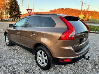 Volvo XC60 2.4D AWD Momentum Geartronic - 6
