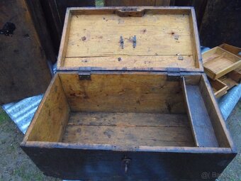 Predám rádio, súdok, kufríky - 6