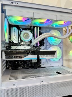 ⭐️ Ryzen 7 9800x3D, RTX 5070 Ti 16GB, 32GB RAM, 2TB, 850W - 6