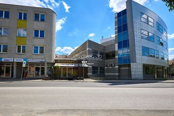 Na predaj: komerčné priestory v centre Pezinka - 6