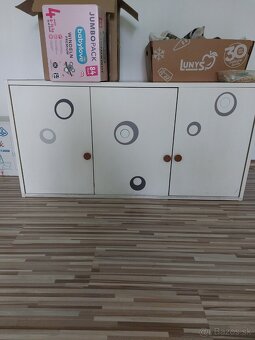 Darujem za odvoz - skrine, písací stôl, válendy - 6