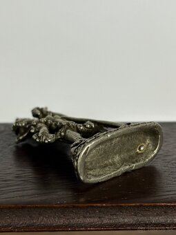 4 starožitné Tibetské bronzové sošky na originálnom drevenom - 6