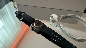 Apple Watch Series 6 44mm – čierne - 6