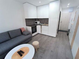 Exkluzívna ponuka-Garsónka s balkónom.24 m2 - Hliny 5 - 6