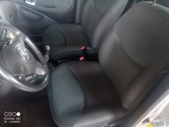 Yaris - 6