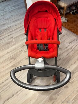 Predám kočík Stokke Xplory V5 – trojkombinácia, červený - 6