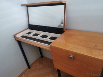 Retro drevený kozmetický stolík - 6