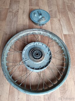 Predám zadné koleso 16"Jawa ČZ 175 - 6