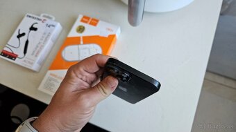 Apple iPhone 15 tmavý 128GB - aj vymením - 6