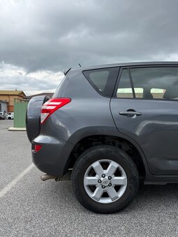 Toyota RAV4 2.2 D-4D 4x4, 110 kW, 2012 - 6