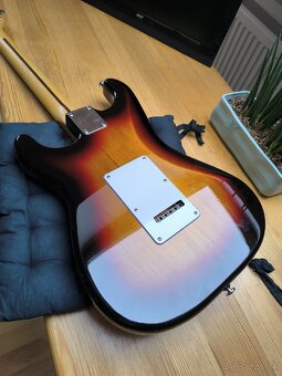 Predám Squier Stratocaster Vintage Modified - 6