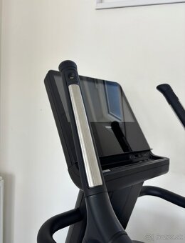Technogym Artis Step Black edit- schodový trenažer - 6