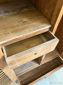 Skriňa z masívu - 6