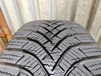 Málo jazdené zimné pneu Hankook+Vredestein - 185/60 r15 - 6