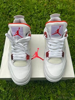 Jordan 4 - 6