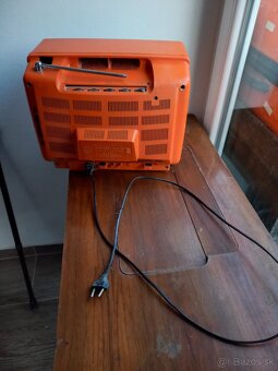 TV JUNOSŤ 402 BC cena 30 € - 6