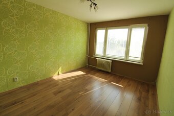 Na predaj: Priestranný 3-izbový byt po rekonštrukcii – Nábre - 6