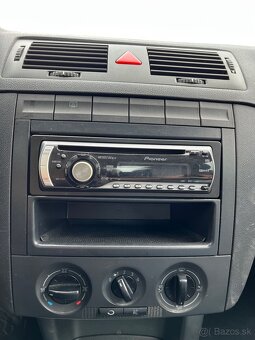 Fabia 1,2 htp 2003 klíma - 6