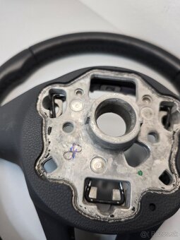 Vyhrievaný skosený volant volkswagen - 6