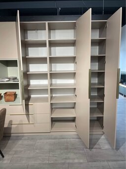 Vystaveny nabytok - 6