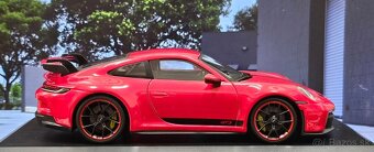 PORSCHE GT3 RS 1:18 RED/červená Maisto - 6
