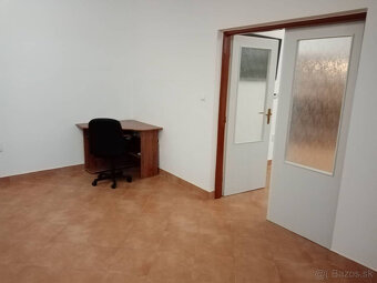Na prenájom 2 izbový atypický byt v centre mesta BN - 6