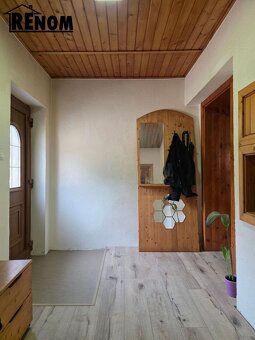 Zrekonštruovaný dom s bazénom a letnou kuchynkou - 6