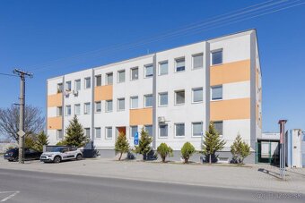 Nebytový priestor centrum+ dvor+2x park. státie - 6