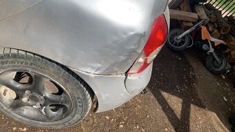 Predám Vymením Renault Clio 2 - 6